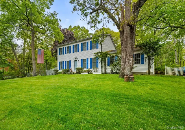 2nd image of 62 W Bartlett Rd, Brookhaven, NY 11953 | MLS# 998184