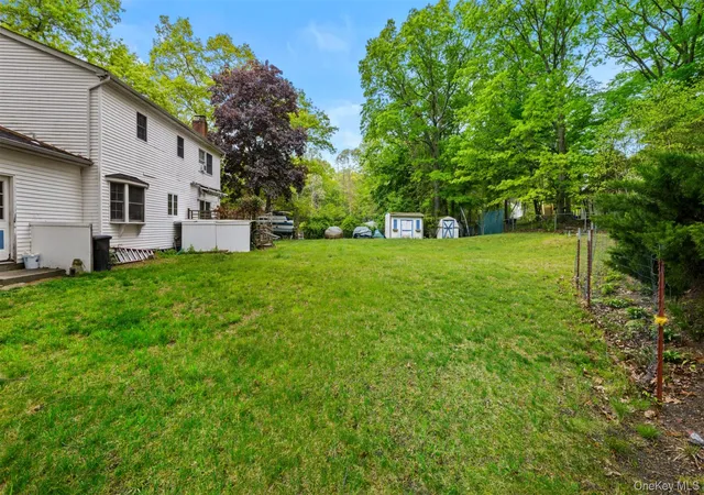 3rd image of 62 W Bartlett Rd, Brookhaven, NY 11953 | MLS# 998184
