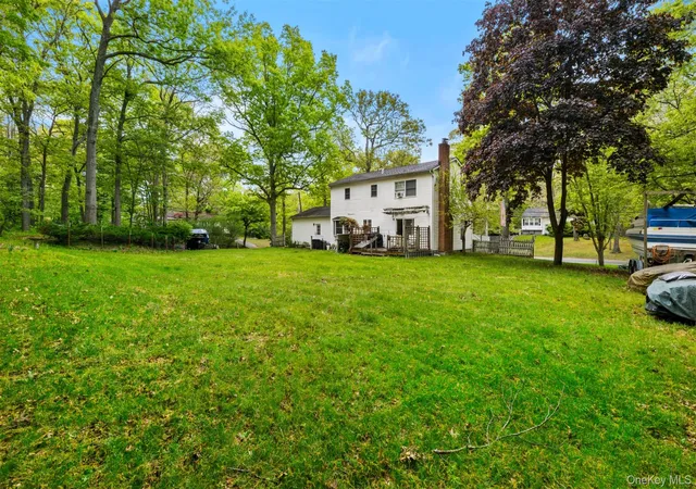 4th image of 62 W Bartlett Rd, Brookhaven, NY 11953 | MLS# 998184