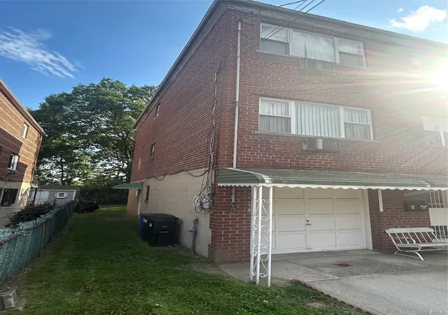 Photo 2 of Multi family home for sale at 914 E 211th Street, New York, NY 10469 | MLS# 998222 | Listing updated on 2026-08-23