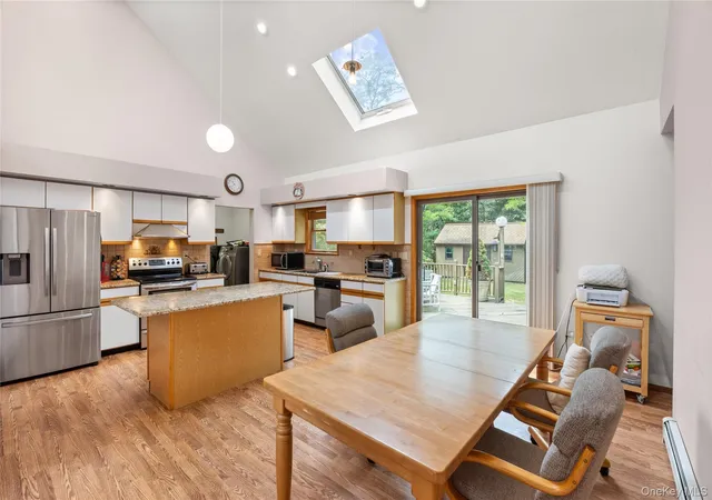 Photo 3 of Single family home for sale at 6 Cedar St, Brookhaven, NY 11955 | MLS# 998223 | Listing updated on 2026-10-03