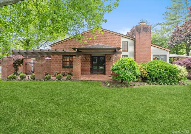 Photo 1 of Sale Pending at 111 Dove Hl Dr, Manhasset, NY 11030 | MLS# 998249 | Listing updated on 2026-06-13