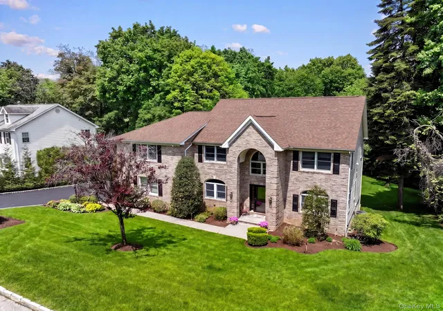 Photo 1 of Sale Pending at 8 Drake Ln, White Plains, NY 10607 | MLS# 998258 | Listing updated on 2026-05-27