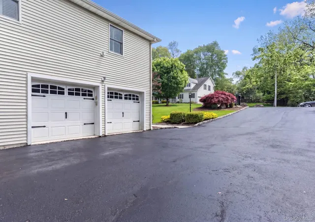 Photo 46 of Sale Pending at 8 Drake Ln, White Plains, NY 10607 | MLS# 998258 | Listing updated on 2026-05-27