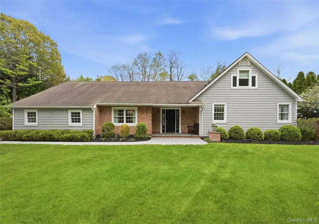 3rd image of 8 Brandywine Dr, Setauket, NY 11733 | MLS# 998259
