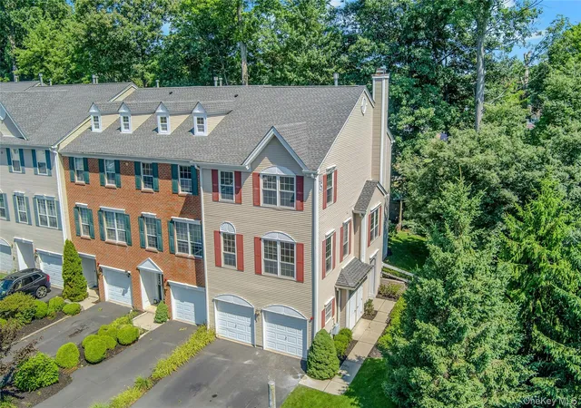Photo 3 of Sale Pending at 91 Meadow Ln, Clarkstown, NY 10954 | MLS# 998296 | Listing updated on 2026-09-17