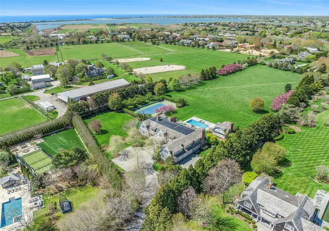 3rd image of 672 Halsey Ln, Bridgehampton, NY 11932 | MLS# 998314
