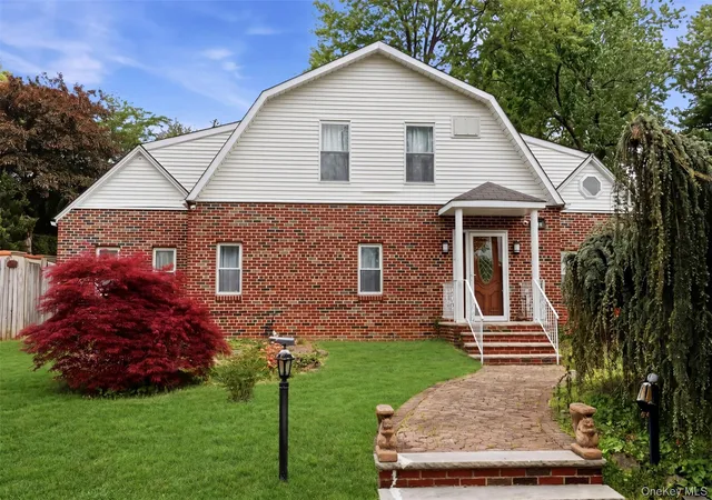 Photo 3 of Single family home for sale at 319 38th Road, Little Neck, NY 11363 | MLS# 998320 | Listing updated on 2026-09-01