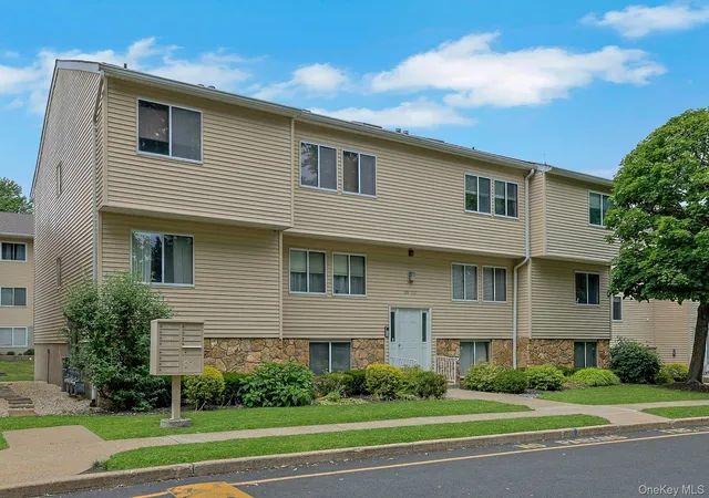 Homes for sale in Clarkstown, NY | 25 College Ave, Clarkstown, NY 10954