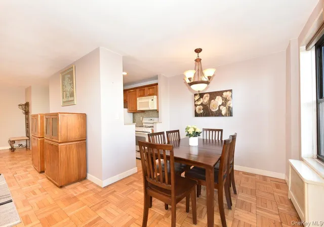 5th image of 4 Birchwood Ct #1N, Hempstead, NY 11501 | MLS# 998325