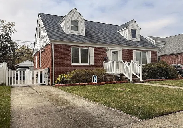 Single family home for sale at 35 Rose Ln, New Hyde Park, NY 11040 | MLS# 998326 | Listing updated on 2026-05-19