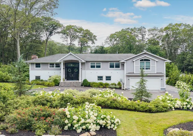 Single family home for sale at 22 Beaumont Dr, Melville, NY 11747 | MLS# 998374