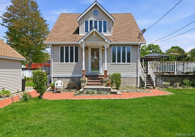 1st image of 418 Myrtle Ave, West Islip, NY 11795 | MLS# 998406