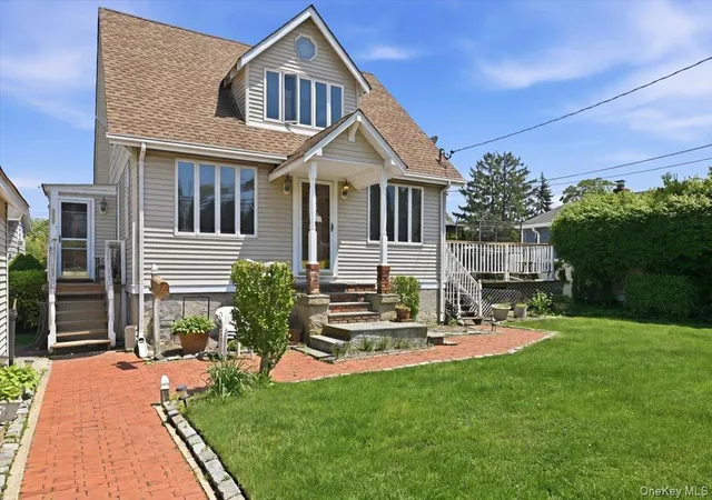 2nd image of 418 Myrtle Ave, West Islip, NY 11795 | MLS# 998406