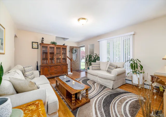 3rd image of 265 W Windsor Pkwy, Oceanside, NY 11572 | MLS# 998412