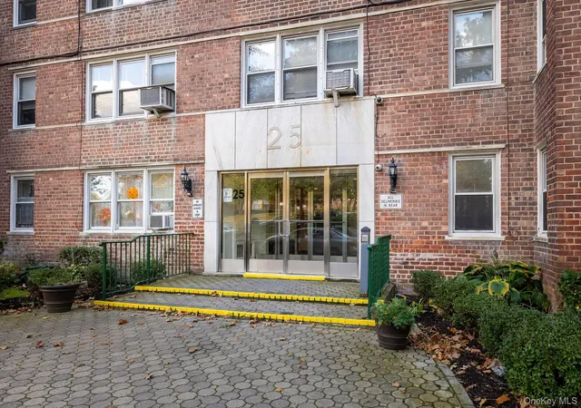1st image of 25 Knolls Crescent #4M, Bronx, NY 10463 | MLS# 998421