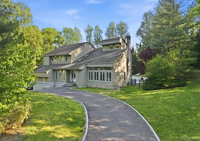 1st image of 31 Sherwood Gate, Oyster Bay, NY 11771 | MLS# 998428