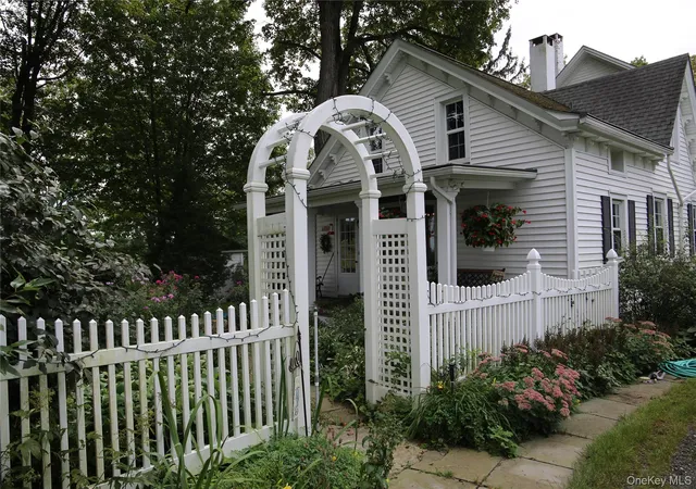 2nd image of 1198 Route 82, Hopewell Junction, NY 12533 | MLS# 998467