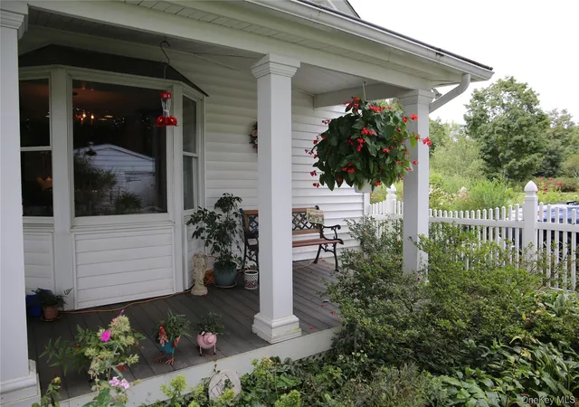 3rd image of 1198 Route 82, Hopewell Junction, NY 12533 | MLS# 998467