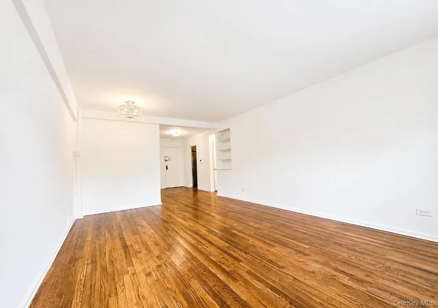 Listing Photo 4 - Condo for sale in building located at 213-06 75Th Ave, Oakland Gardens, NY 11364 - Unit #2-O