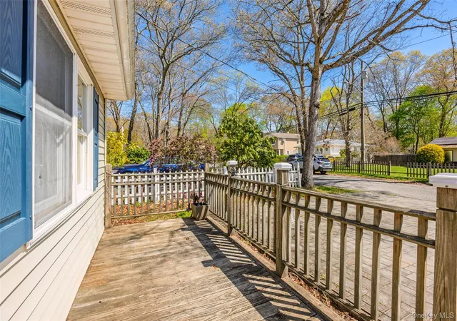4th image of 92 Wauwepex Trl, Ridge, NY 11961 | MLS# 998487