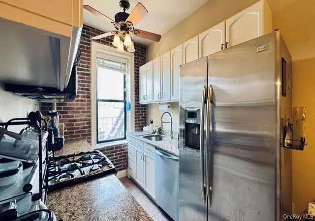 1st image of 160 15 Powells Cove Blvd #A101, Whitestone, NY 11357 | MLS# 998504