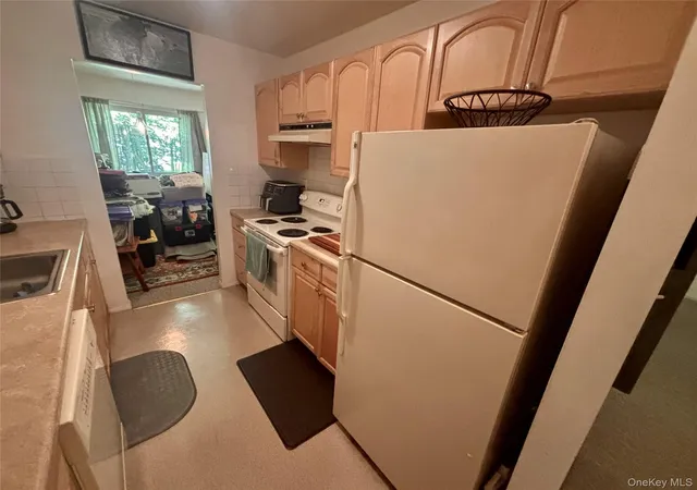 Listing Photo 5 - Condo for sale in building located at 113 Sterling St, Beacon, NY 12508 - Unit #113