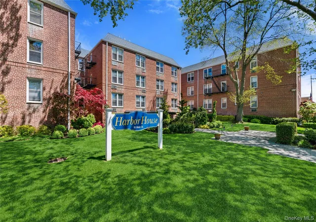 Condo for sale at 16 Main St #2K, Hempstead, NY 11518 | MLS# 998514