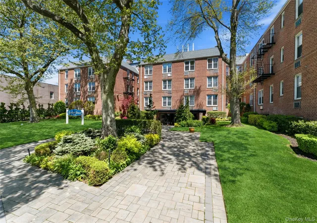 2nd image of 16 Main St #2K, Hempstead, NY 11518 | MLS# 998514