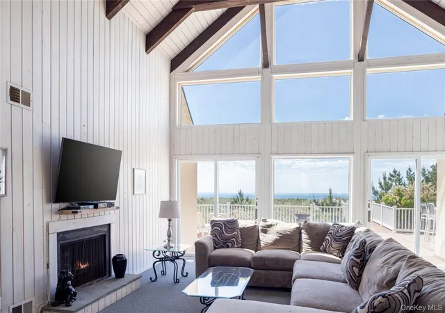 Photo 3 of Single family home for sale at 373 Dune Rd, Southampton, NY 11978 | MLS# 998516 | Listing updated on 2026-10-03