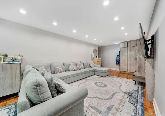 4th image of 75-34 Bell Blvd #1E, Oakland Gardens, NY 11364 | MLS# 998531