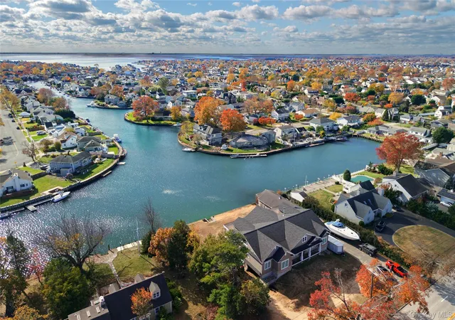 3rd image of 4530 Merrick Rd, Massapequa, NY 11758 | MLS# 998535