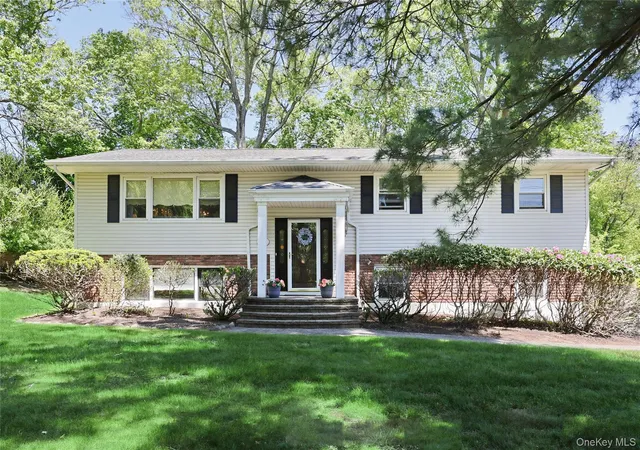 Photo 1 of Sale Pending at 164 Phillips Hl Rd, Clarkstown, NY 10956 | MLS# 998542 | Listing updated on 2026-08-27