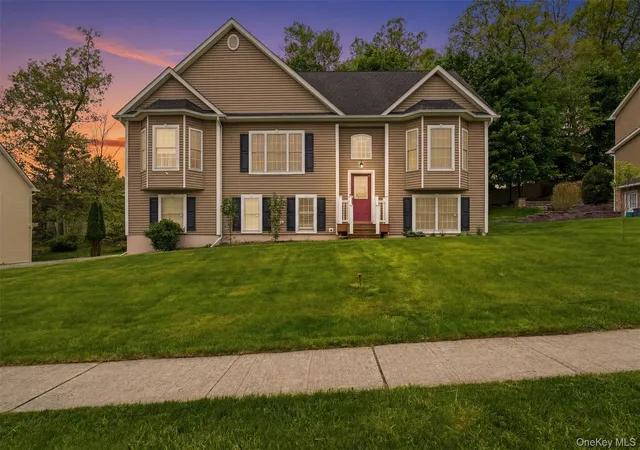 1st image of 10 Village Gate Wy, Monroe, NY 10950 | MLS# 998546