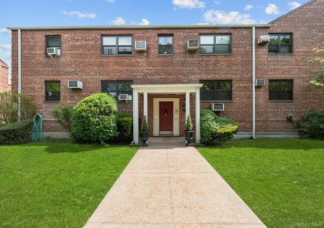 3rd image of 81-16 155, New York, NY 11414