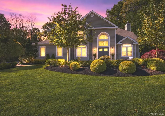 1st image of 50 Cobbler Ln, East Setauket, NY 11733 | MLS# 998563