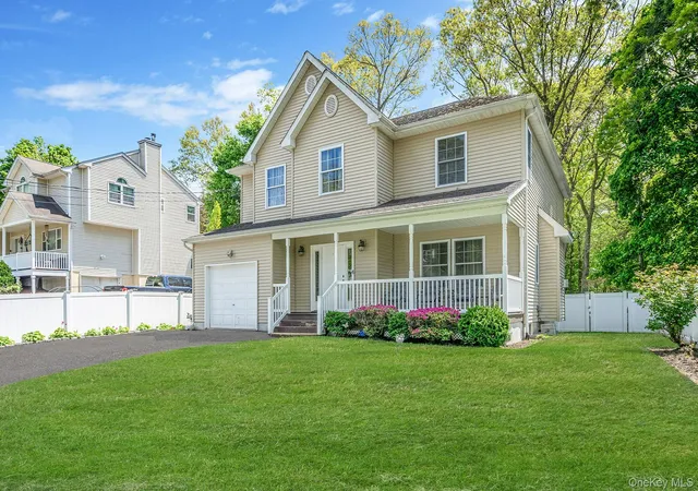 2nd image of 72 Rushmore St, Huntington Station, NY 11746 | MLS# 998588