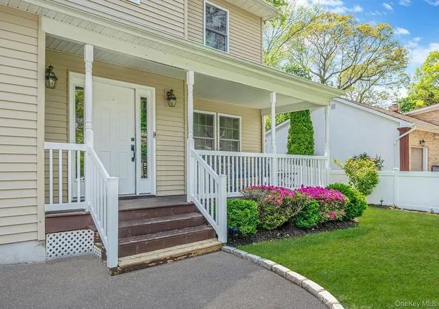 4th image of 72 Rushmore St, Huntington Station, NY 11746 | MLS# 998588