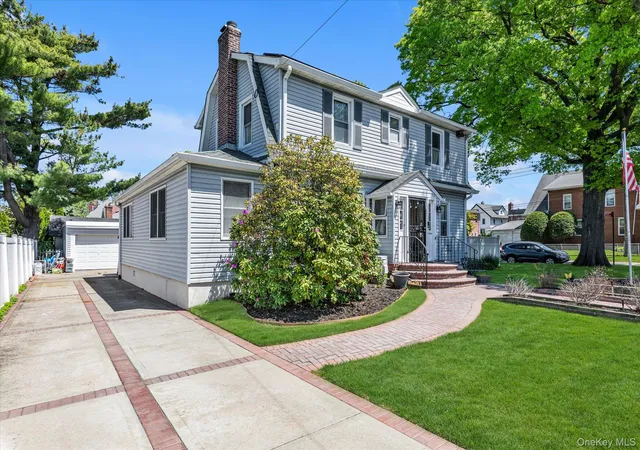 Photo 3 of Sale Pending at 150 61 32nd Avenue, New York, NY 11354 | MLS# 998625 | Listing updated on 2026-06-06