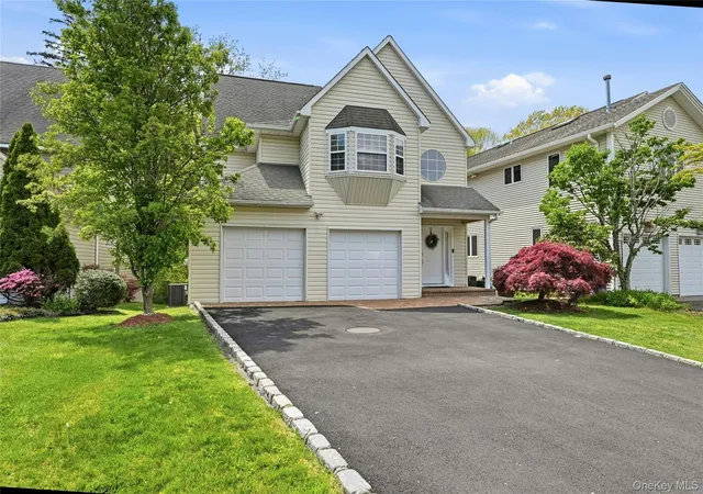 2nd image of 9 Oxford Ct, Wyandanch, NY 11798 | MLS# 998630
