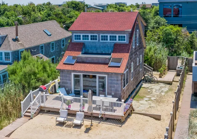 Sale Pending at 29 E Bayview Ave, Brookhaven, NY 11770 | MLS# 998635 | Listing updated on 2026-09-22