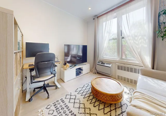 Photo 3 of Condo for sale at 68 15 Selfridge St #3D, Forest Hills, NY 11375 | MLS# 998658 | Listing updated on 2026-10-07