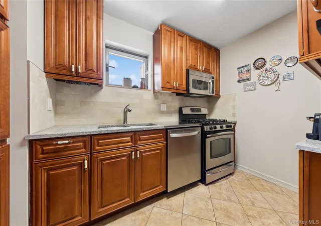 5th image of 2 S End Ave #9C, New York, NY 10280 | MLS# 998672