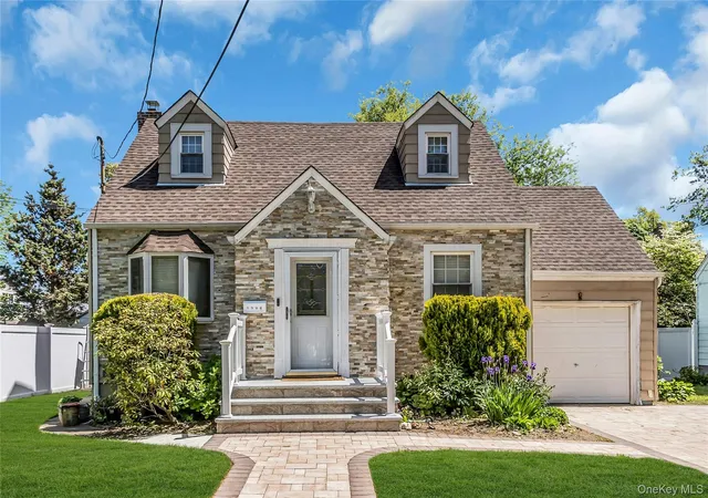 1st image of 1395 Exeter St, Hempstead, NY 11510 | MLS# 998675