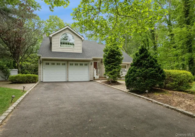 Photo 3 of Sale Pending at 51 Chelsea Dr, Mount Sinai, NY 11766 | MLS# 998677 | Listing updated on 2026-06-16