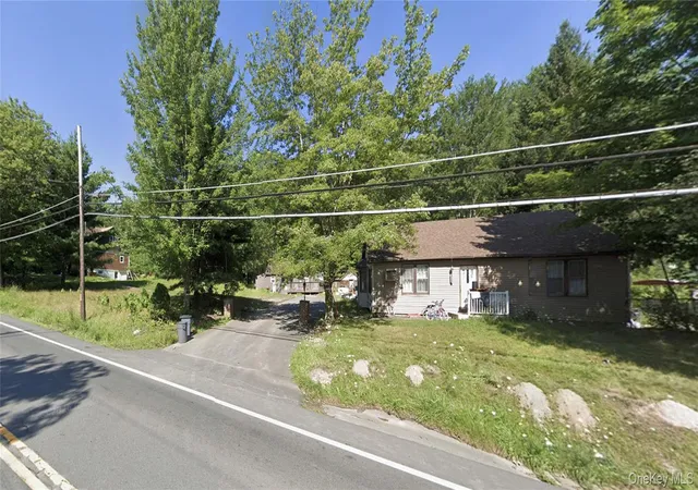 Listing Photo 2 - Condo for sale in building located at 5039 Main St, South Fallsburg, NY 12779 - Unit #
