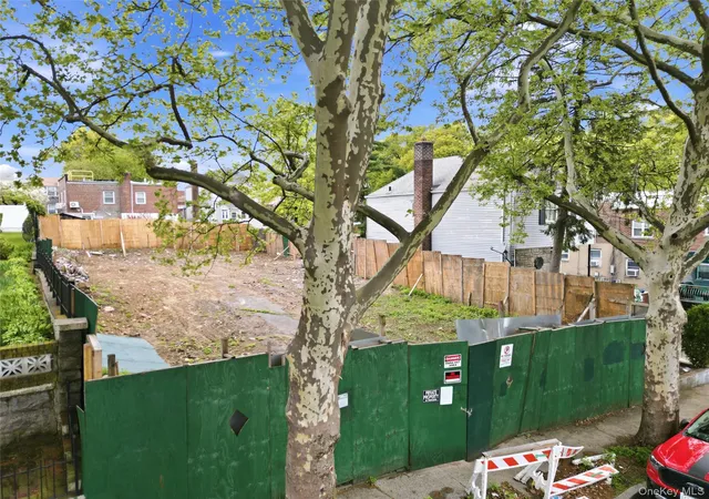 Photo 2 of Land for sale at 2945 Tenbroeck Ave, Bronx, NY 10469 | MLS# 998774 | Listing updated on 2026-07-17