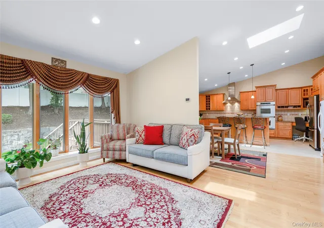 Photo 3 of Sale Pending at 5 Oakridge Rd, Greenburgh, NY 10607 | MLS# 998776 | Listing updated on 2026-08-11