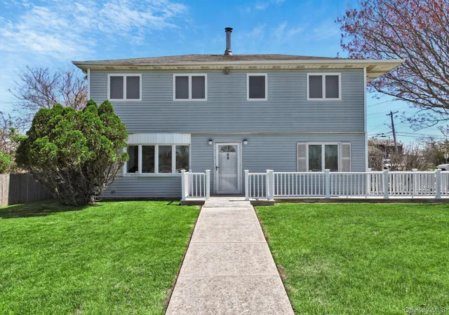 Photo 3 of Single family home for sale at 55 William Floyd Pkwy, Brookhaven, NY 11967 | MLS# 998830 | Listing updated on 2026-09-23