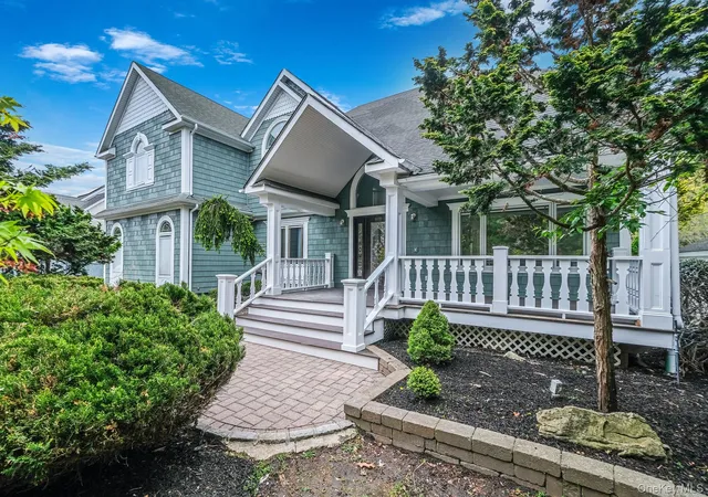 1st image of 6 Robert Ct, Brookhaven, NY 11934 | MLS# 998861